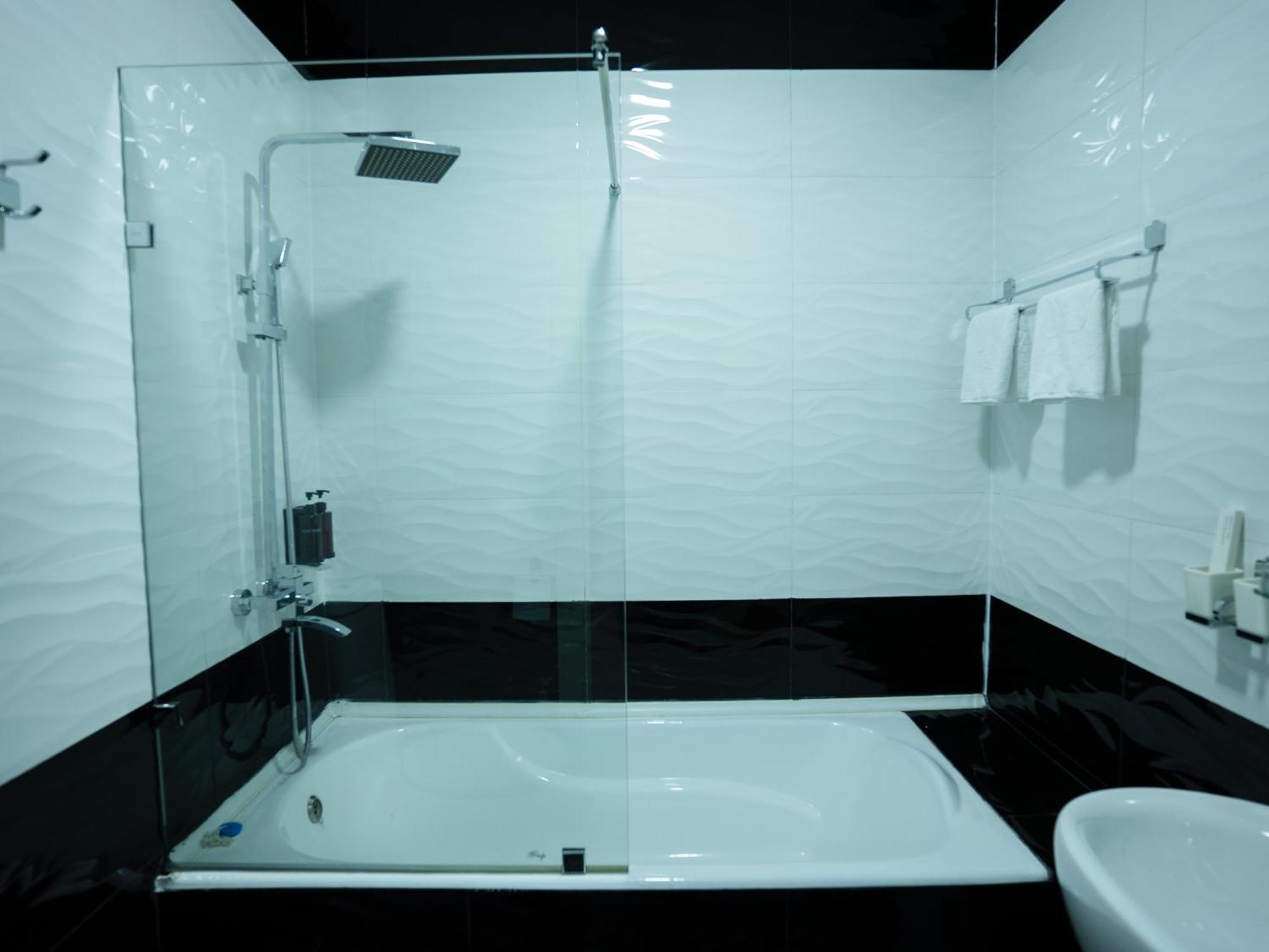 Avant Wellness Hotel Pool&Spa, Free Airport Shuttle Service طشقند المظهر الخارجي الصورة